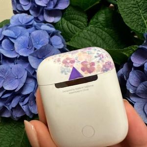 Apple Airpods with charging case